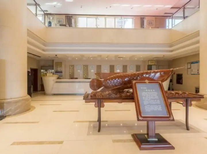 Хандань: Century Crown Hotel