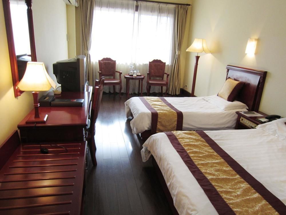 Шанхай: Shanghai Your Home Hotel