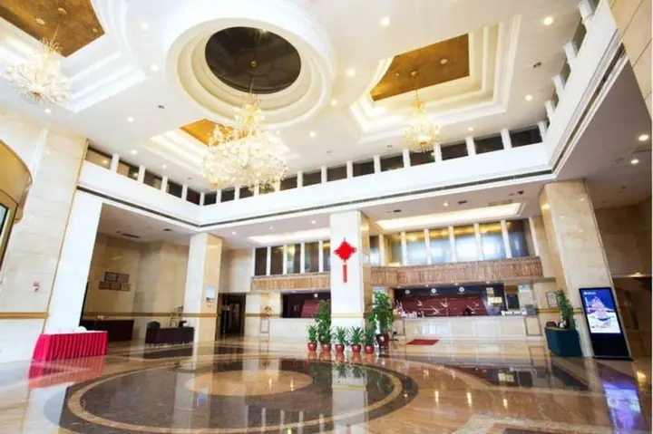 Йиян: Yiyang Huatian Hotel