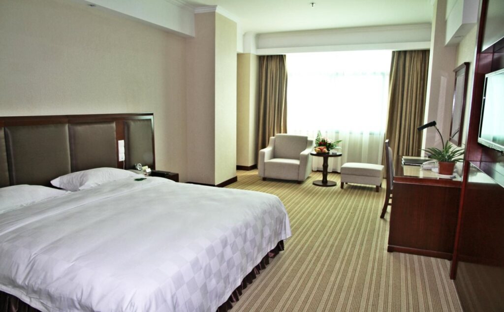 Йиян: Yiyang Huatian Hotel