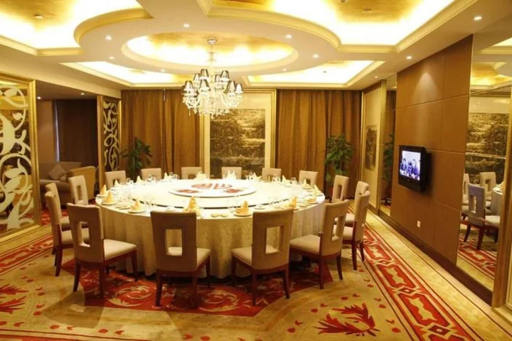 Йиян: Yiyang Huatian Hotel