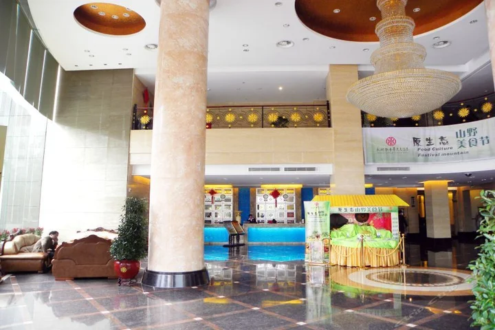 Юнчжоу: Huafeng Huatian Hotel