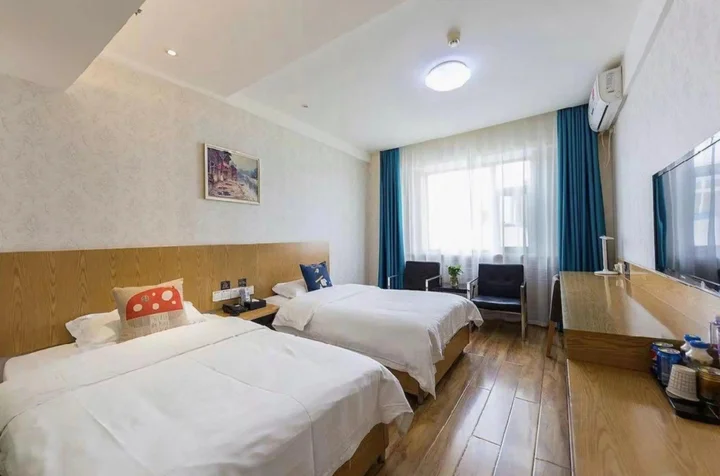 Линься: Super 8 Hotel Linxia Da Shi Zi