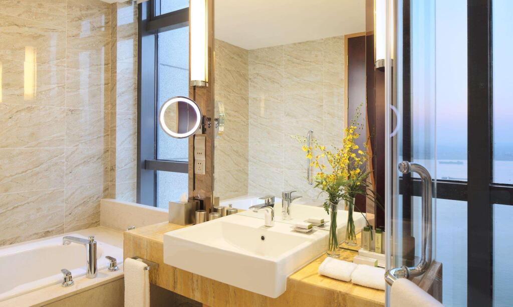 Уху: DoubleTree by Hilton Wuhu