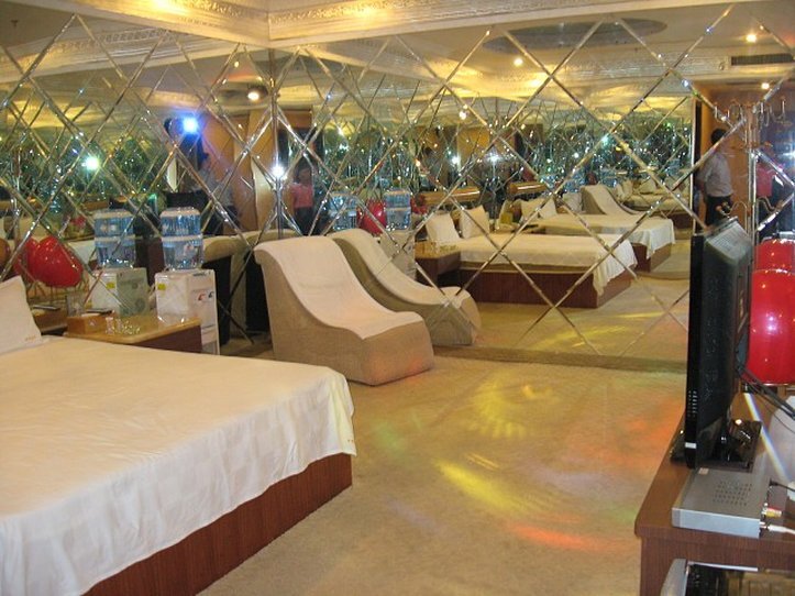 Наньнин: Century Junyue Hotel