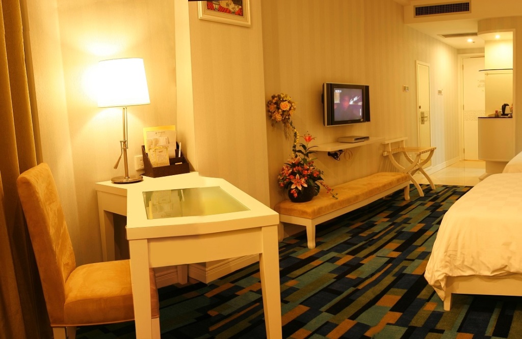 Наньнин: Century Junyue Hotel