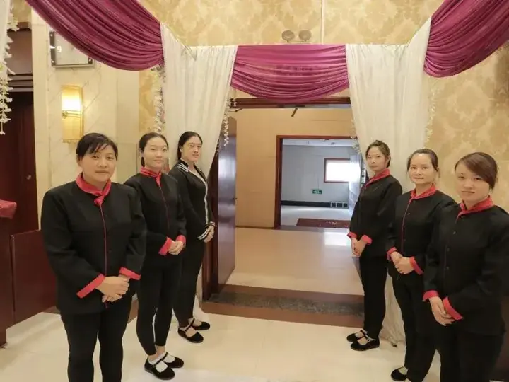 Лоян: Greentree Inn Luoyang West Zhongzhou Road Hotel