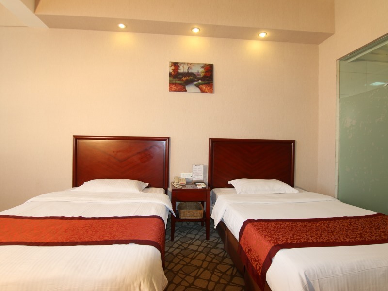 Лоян: Greentree Inn Luoyang West Zhongzhou Road Hotel