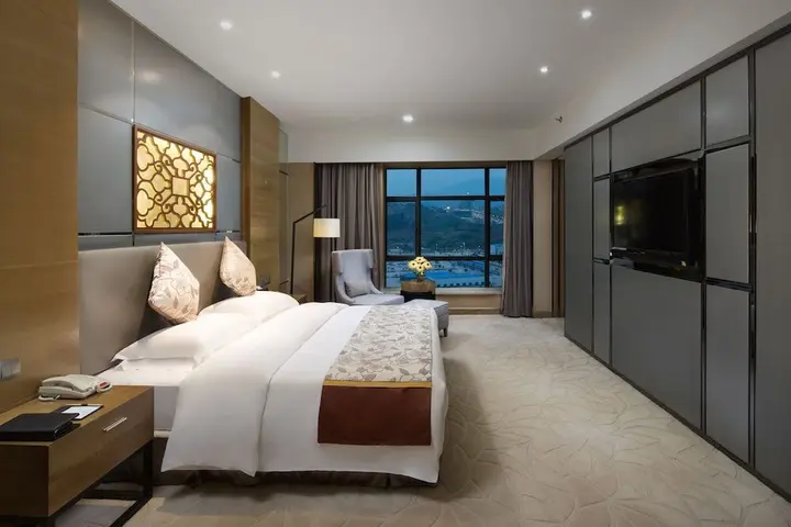 Шаоян: Shaoyang Huatian Hotel