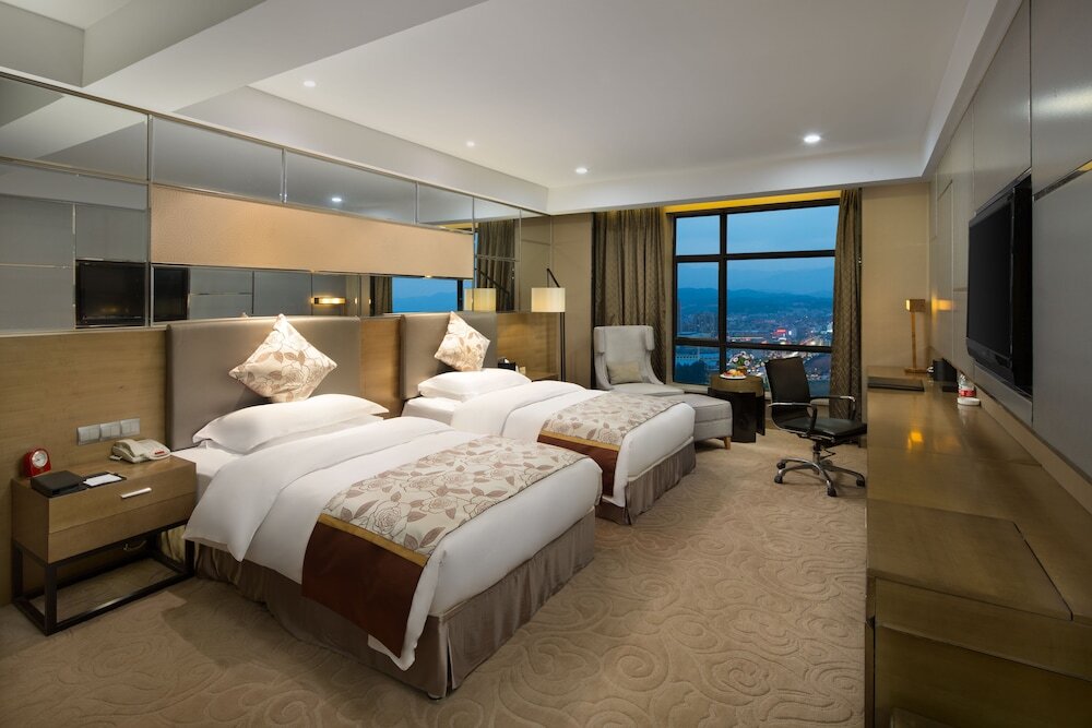 Шаоян: Shaoyang Huatian Hotel