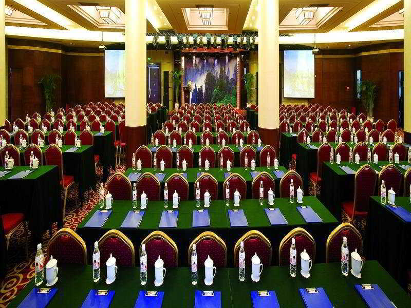 Чжанцзяцзе: Yichen International Hotel