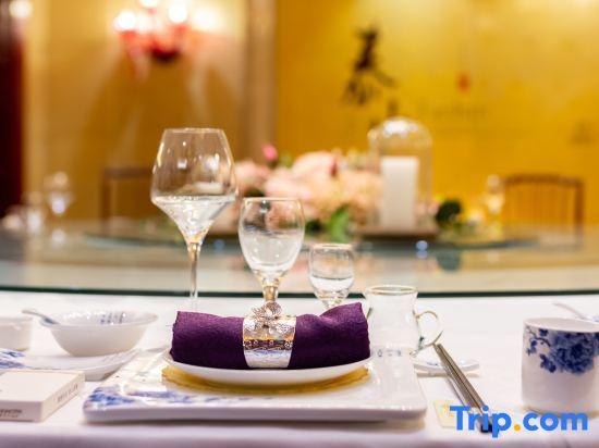 Линьи: Rong Hua International Hotel