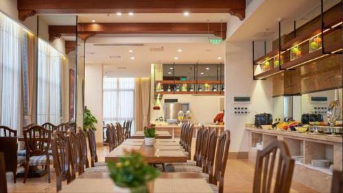 Бэйхай: New Century Manju Hotel Beihai Yintan