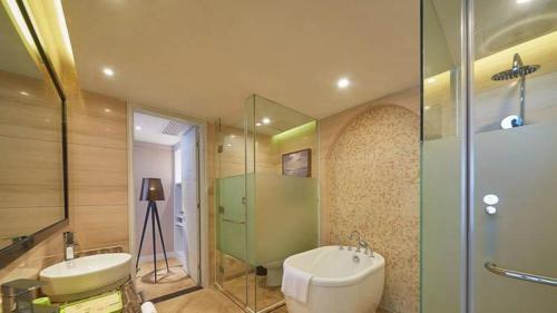 Бэйхай: New Century Manju Hotel Beihai Yintan