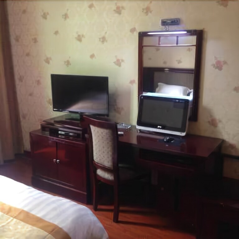 Йиян: Anhua Grand Hotel