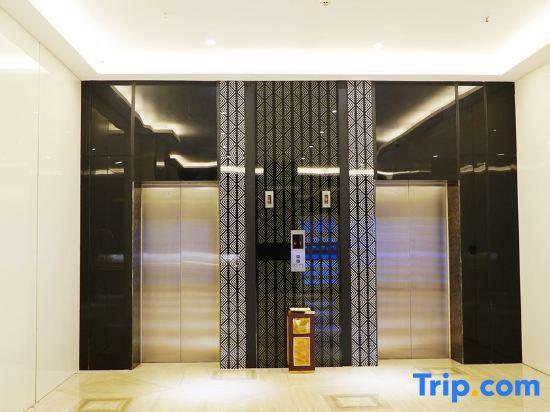 Синъи: Xing Yi Hai Yu Hotel