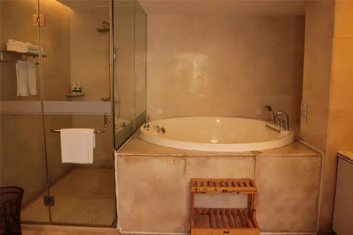 Хойчжоу: Gold Lake Hotel