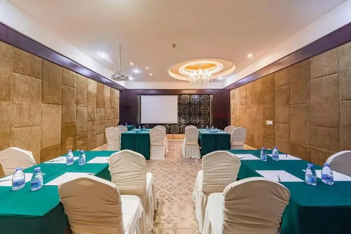 Чунцин: Rezen Kingtown Hotel (Chongqing Guanyinqiao)