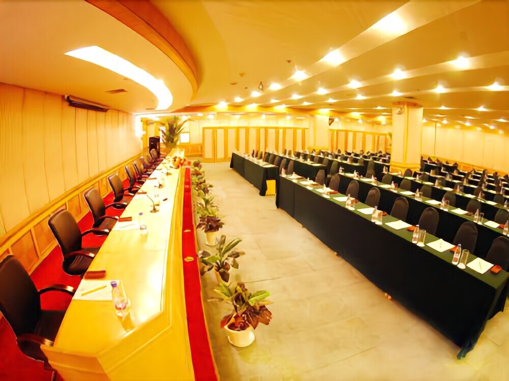 Jin Jiang Jin Feng Hotel — фото 5