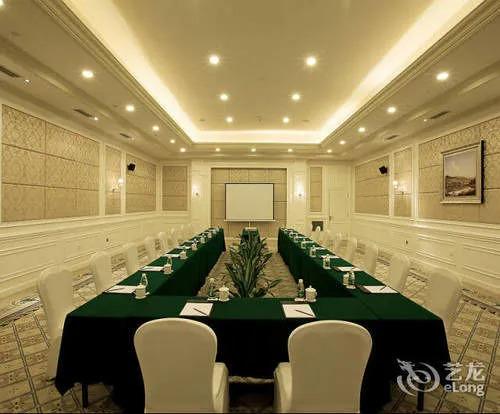 Уху: Country Garden Phoenix Hotel
