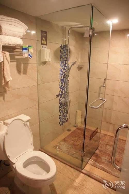 Чунцин: Yueyou Jiefangbei Branch