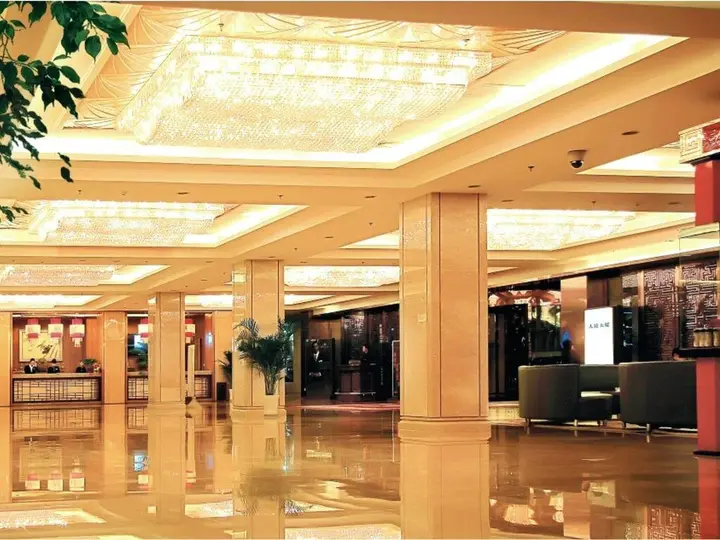 Юйлинь: Peoples Grand