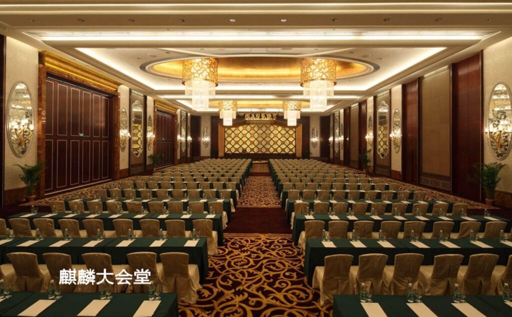 Шэньчжэнь: Venus Royal Hotel （Kirin Parkview Hotel）