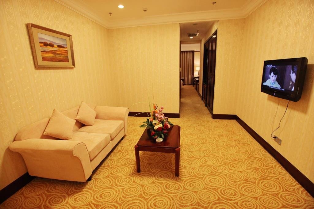 Уху: Conch International Conference Center