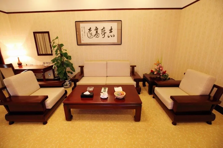 Уху: Conch International Conference Center