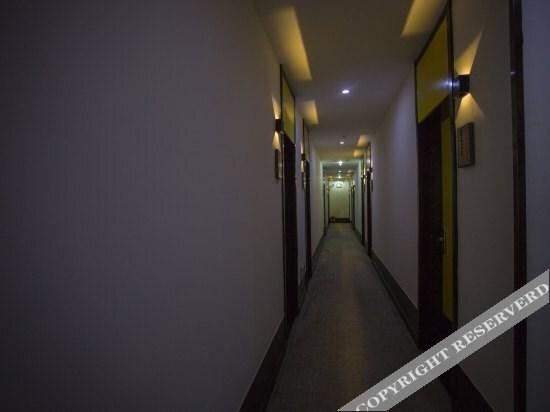 Баотоу: Sanding Hotel