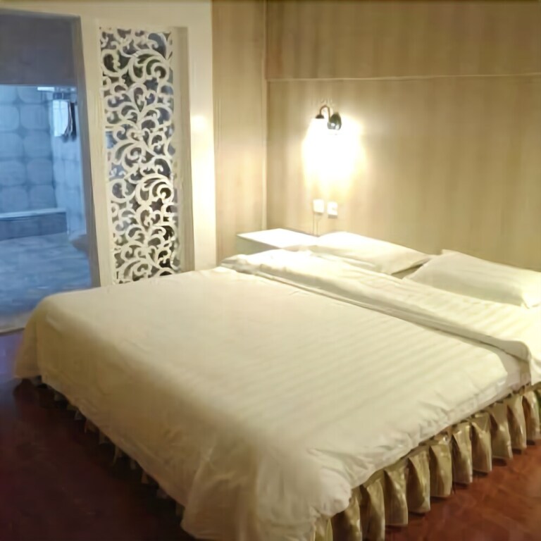 Chuxiong: The Oceania Hotel Yunnan