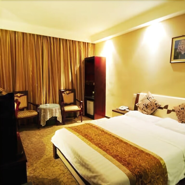 Лешан: Lan Bo Hotel