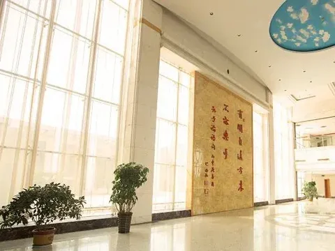 Кайфын: Zhongzhou Yihe Hotel