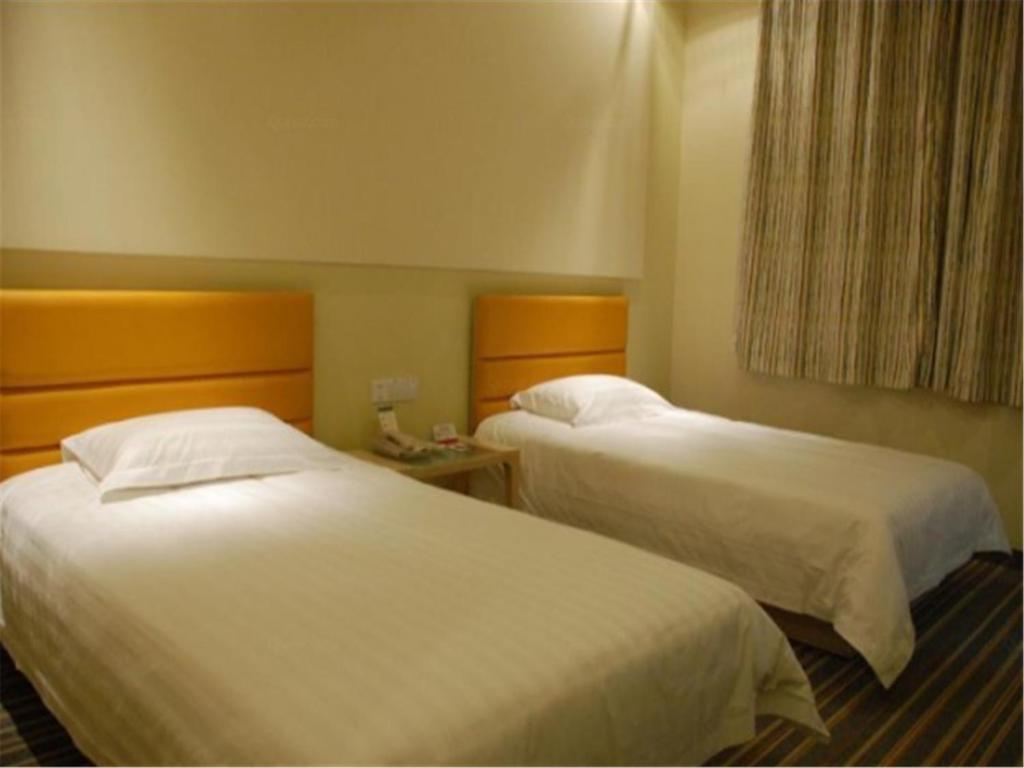 Цзинин: Grace Inn Jining Taibai Road