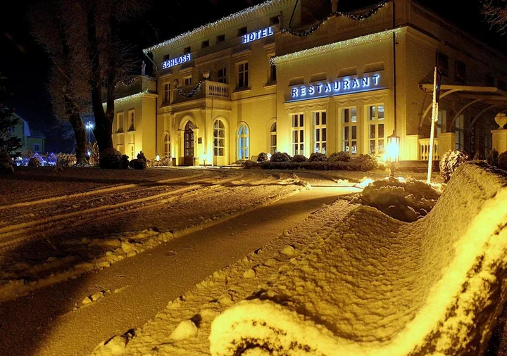 Янтарный: Отель Шлосс
