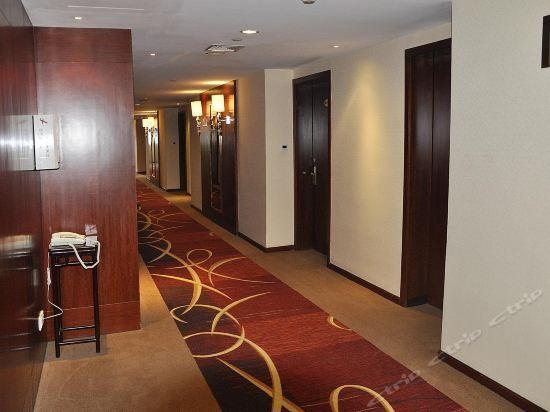 Шаоксинг: Prince Banquet Hotel