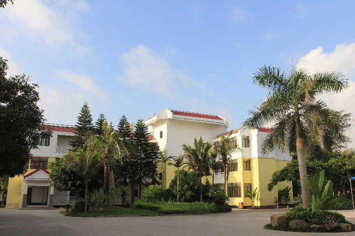 Шаньтоу: Shantou Zhonghai Nanbin Hotel