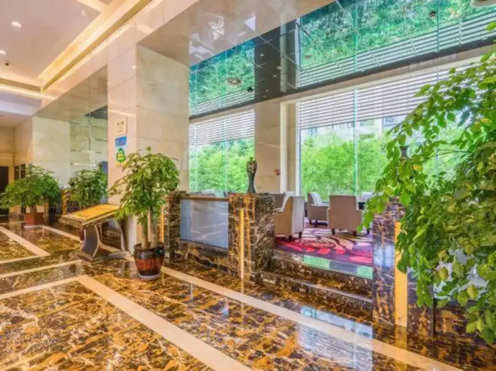 Тайчжоу: Romantic Hotel