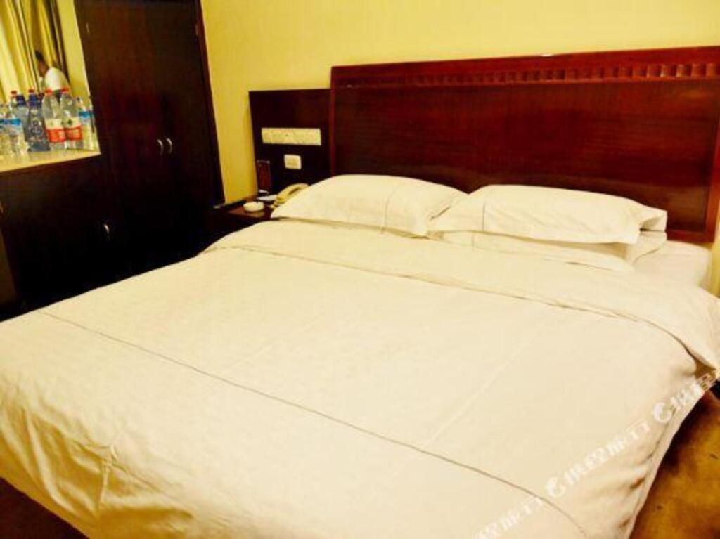 Тайюань: Yifeng Hotel