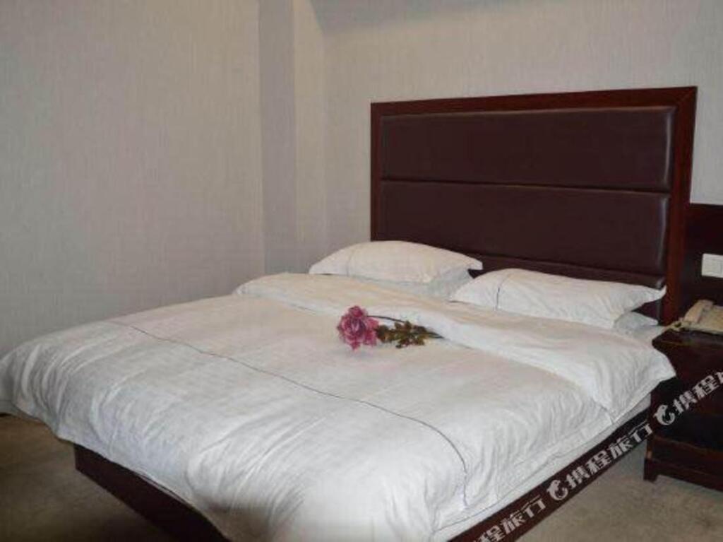 Тайюань: Yifeng Hotel