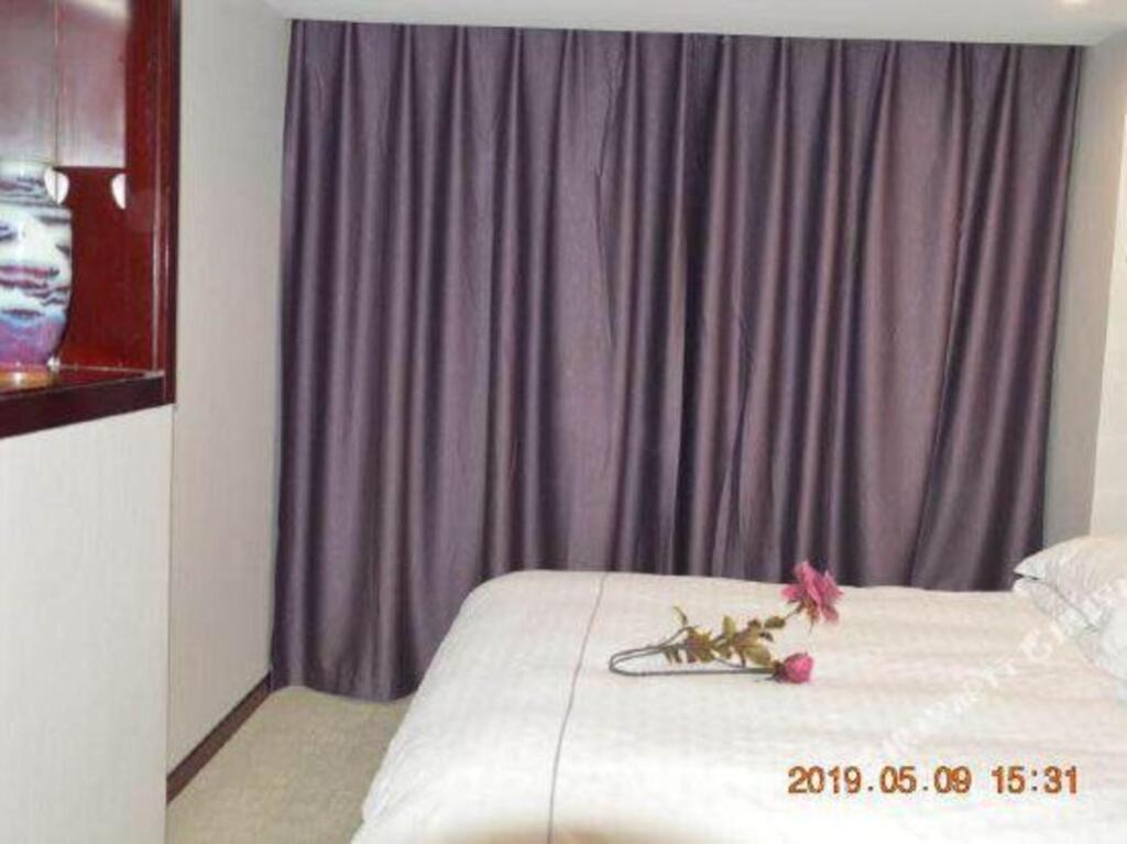 Тайюань: Yifeng Hotel