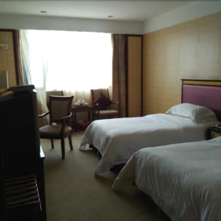 Уху: East Lake International Hotel