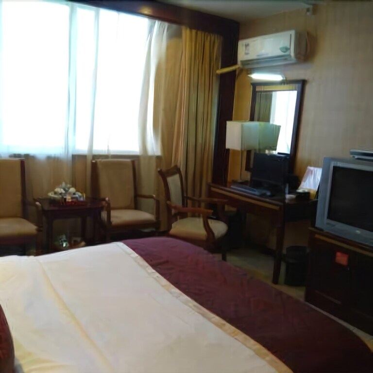 Уху: East Lake International Hotel