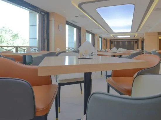 Синин: Huachen Hotel