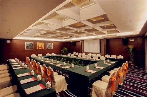 Янгиианг: Yangjiang Sunrise Hotel