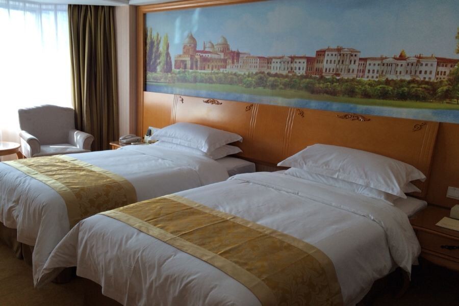 Чжухай: Vienna International Hotel Zhuhai Golden Phoenix