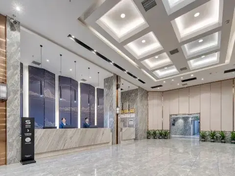Чанша: Licheng Heyi Hotel (Changsha Wuyi Square IFS International Financial Center)