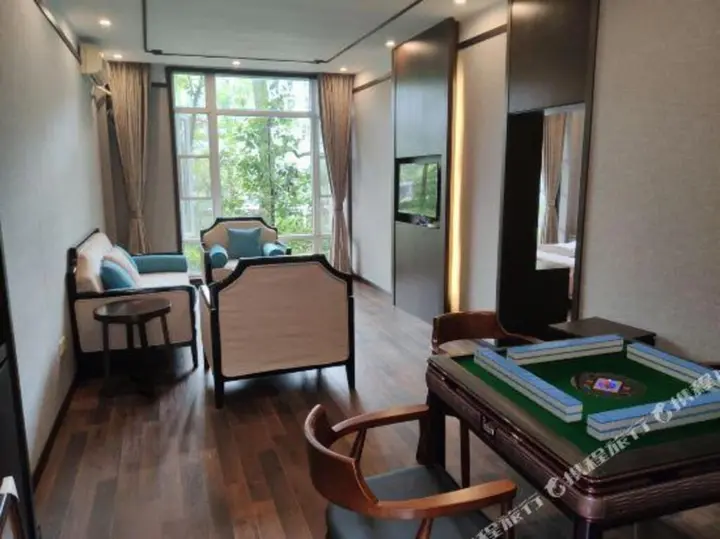Чунцин: Chongqing White-collars East Hotspring Hotel