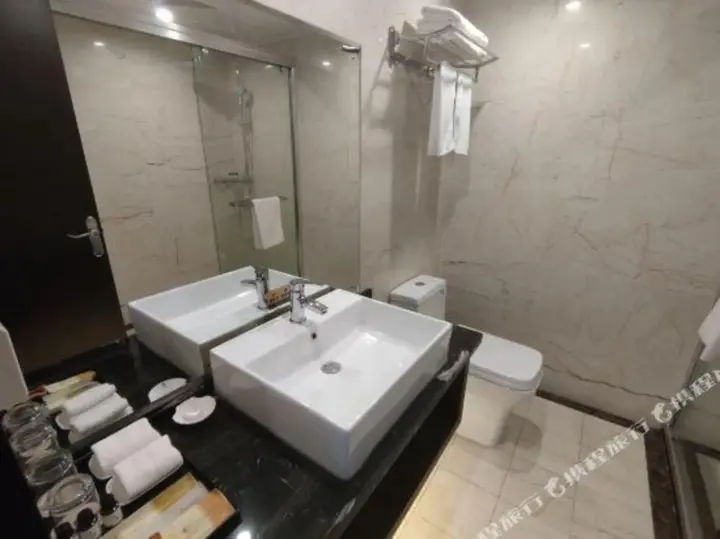 Чунцин: Chongqing White-collars East Hotspring Hotel