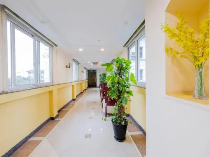 Чунцин: Home Inn Chongqing Lianglukou Station
